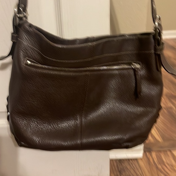 I am selling a coach hand bag - Picture 5 of 10